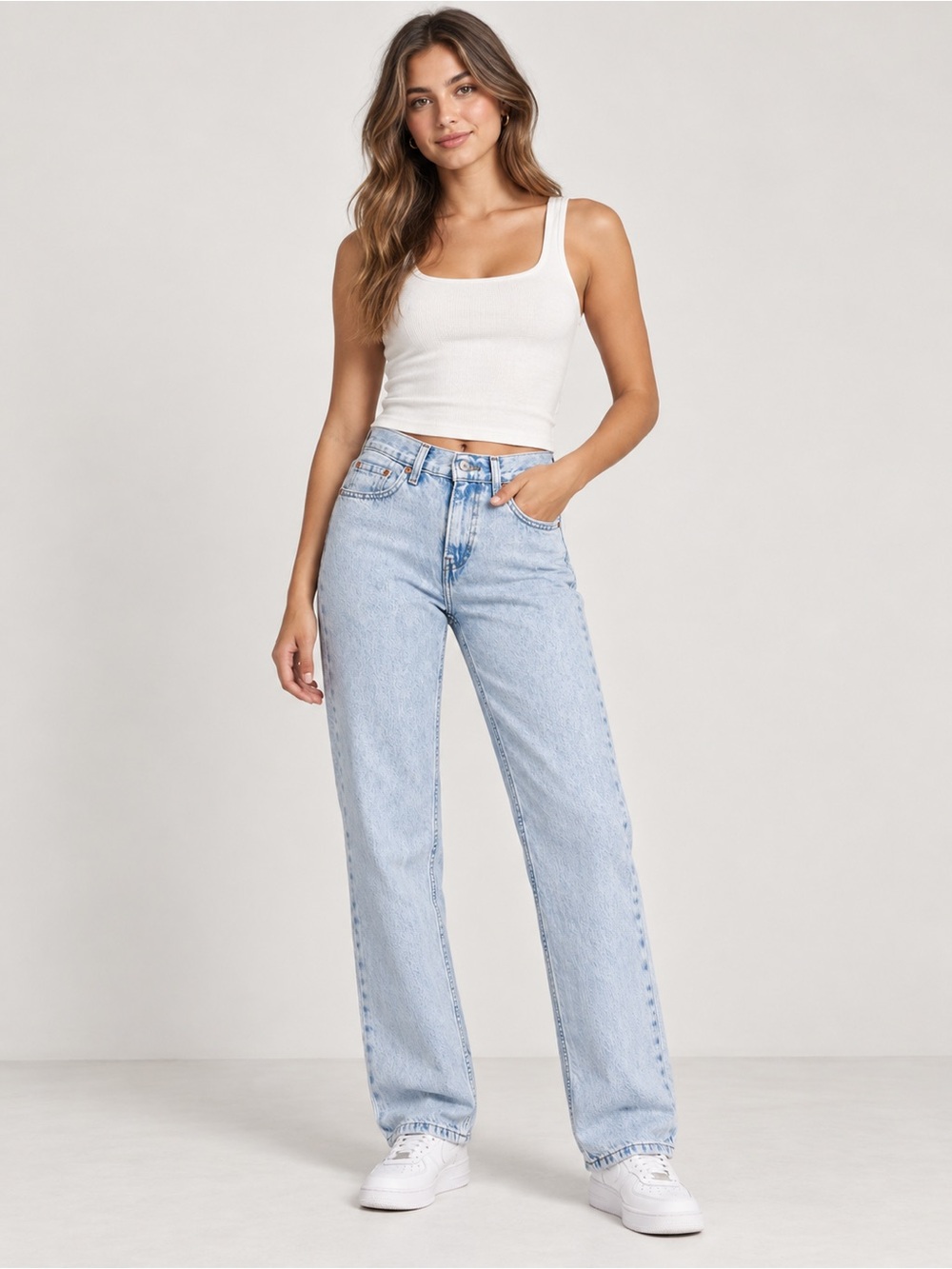Women’s Levi’s Light Wash High-Rise Straight Jeans - White / Light Blue size 26